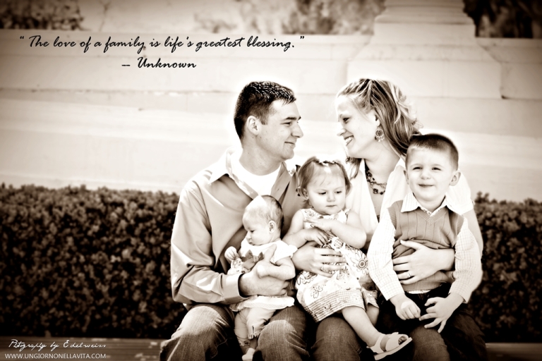 Another photo that I took 4 years ago. It was the very first family photo shoot that I did. 